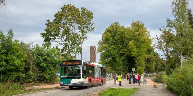 Linienbus in Krampnitz beim Stadtteilfest 2023